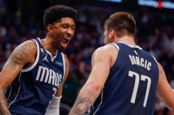 华体会官方-独行侠绝地反击美国男篮，艾顿一己之力扛起全队