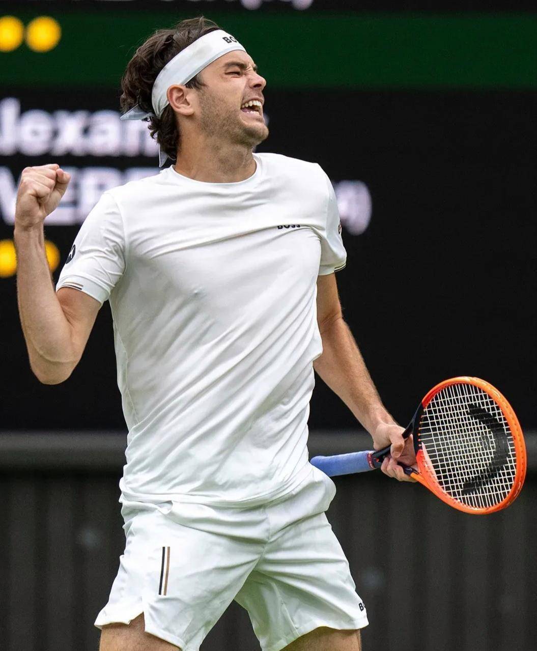 波兰队惊险战胜阿尔巴尼亚,挺进八强 波兰队惊险战胜阿尔巴尼亚,挺进八强