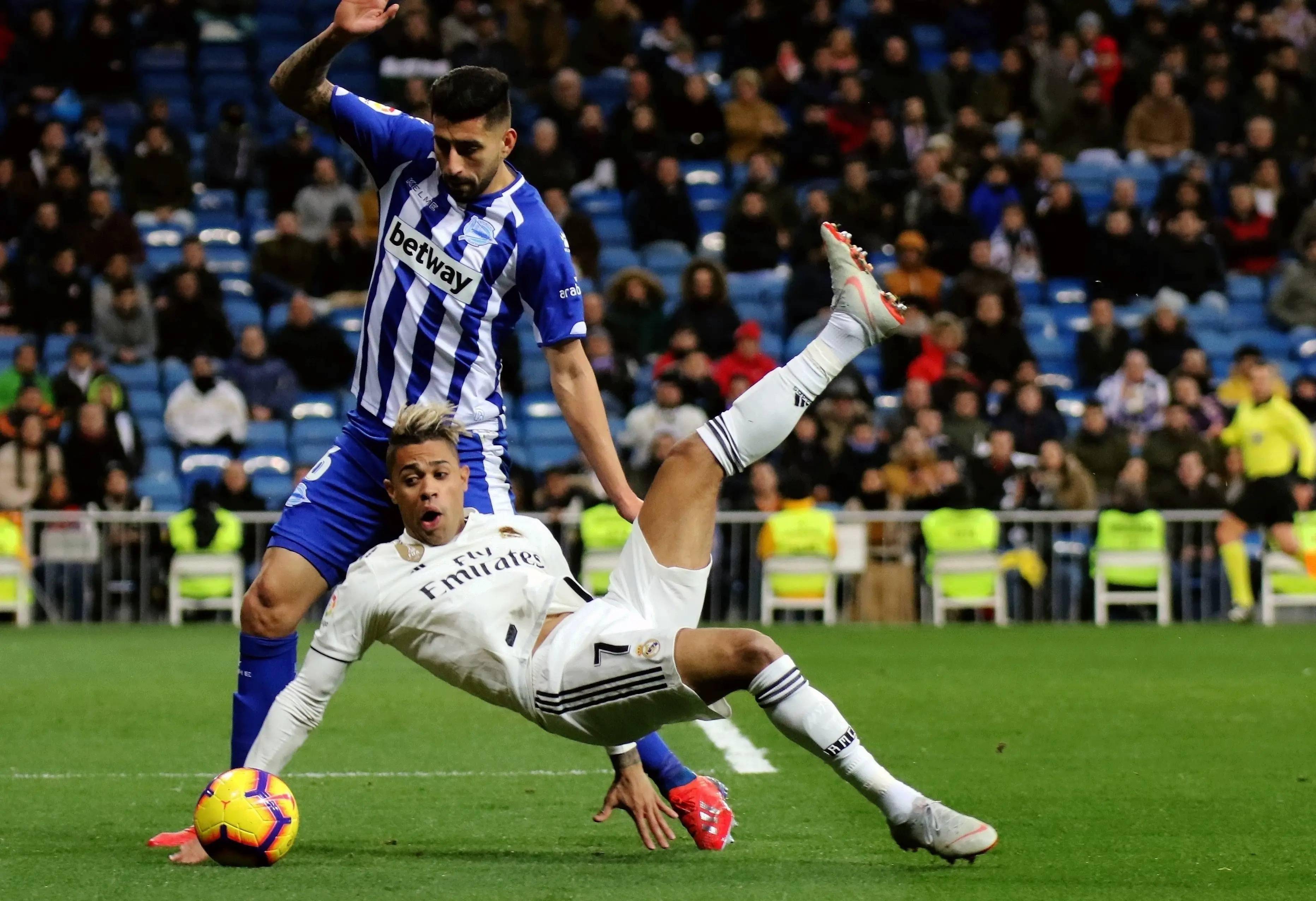 关于马德里竞技绝杀皇马,范佩西制霸全场的信息 关于马德里竞技绝杀皇马,范佩西制霸全场的信息