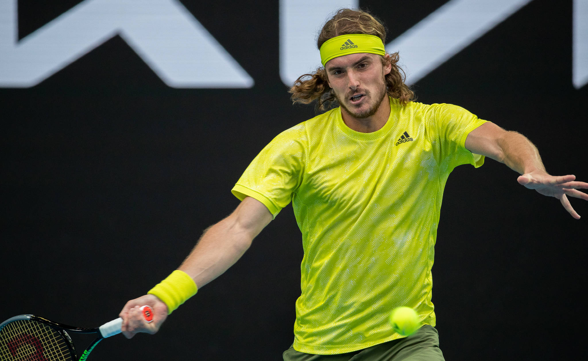 澳大利亚网球队绝地反击英国网球队,西西帕斯惊艳世界 澳大利亚网球队绝地反击英国网球队,西西帕斯惊艳世界