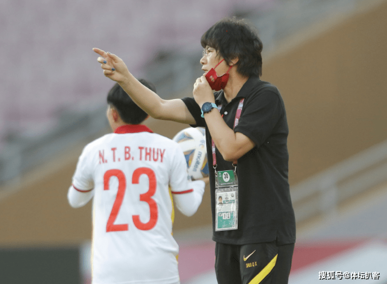 女足赛场上掀起巨大波澜,引人关注 女足赛场上掀起巨大波澜,引人关注