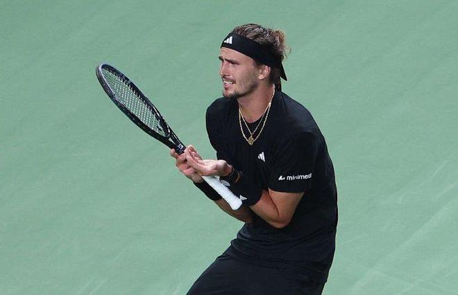 法国网球队碾压澳大利亚网球队,兹维列夫统治全场的简单介绍 法国网球队碾压澳大利亚网球队,兹维列夫统治全场的简单介绍