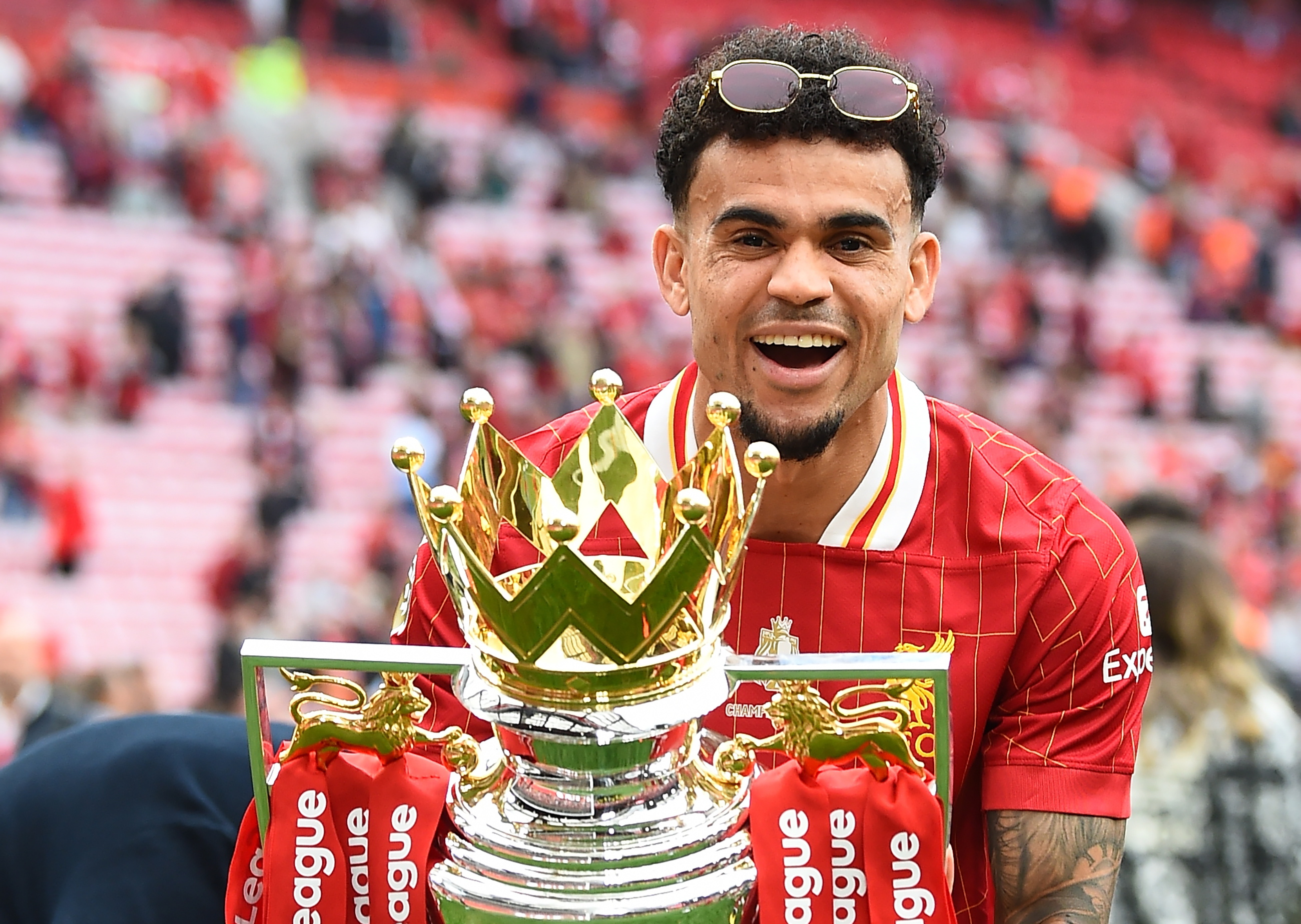 利物浦连胜登顶英超,夺冠前景可期 利物浦连胜登顶英超,夺冠前景可期