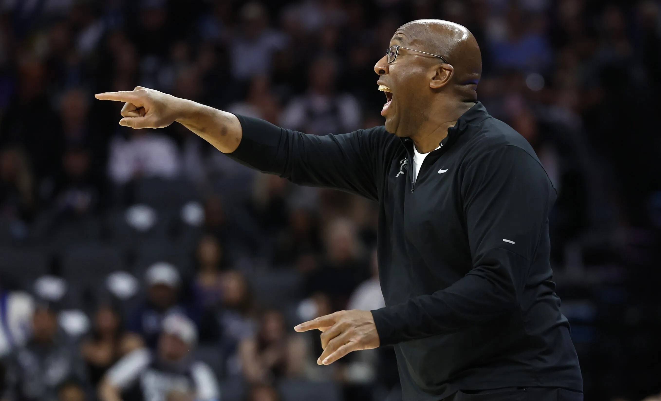 独行侠绝地反击美国男篮,艾顿一己之力扛起全队 独行侠绝地反击美国男篮,艾顿一己之力扛起全队