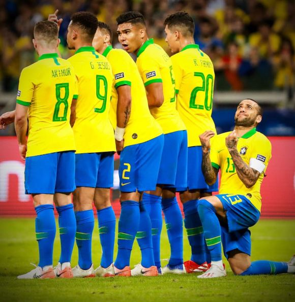 足球座谈会:球队战术研究热议 足球座谈会:球队战术研究热议