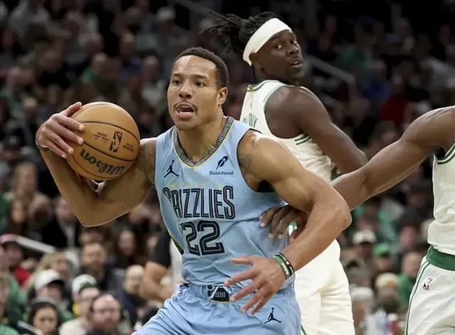 凯尔特人绝地反击灰熊,拉塞尔惊艳世界 凯尔特人绝地反击灰熊,拉塞尔惊艳世界