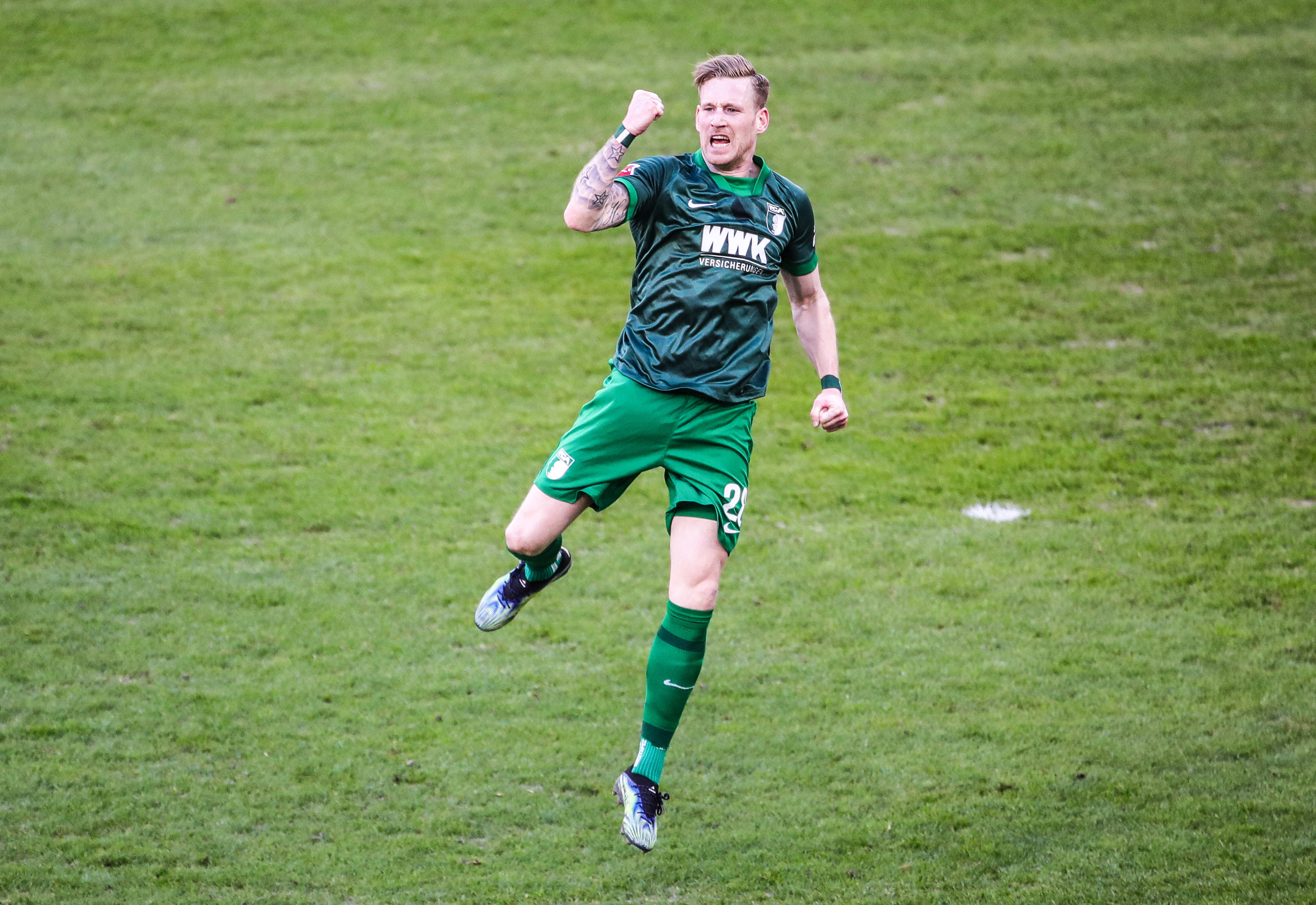 奥格斯堡球员敬业奉献为球队立下汗马功劳的简单介绍