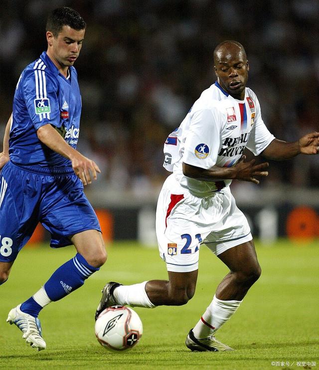 包含场上较量热火朝天，斯特拉斯堡对战梅斯的词条