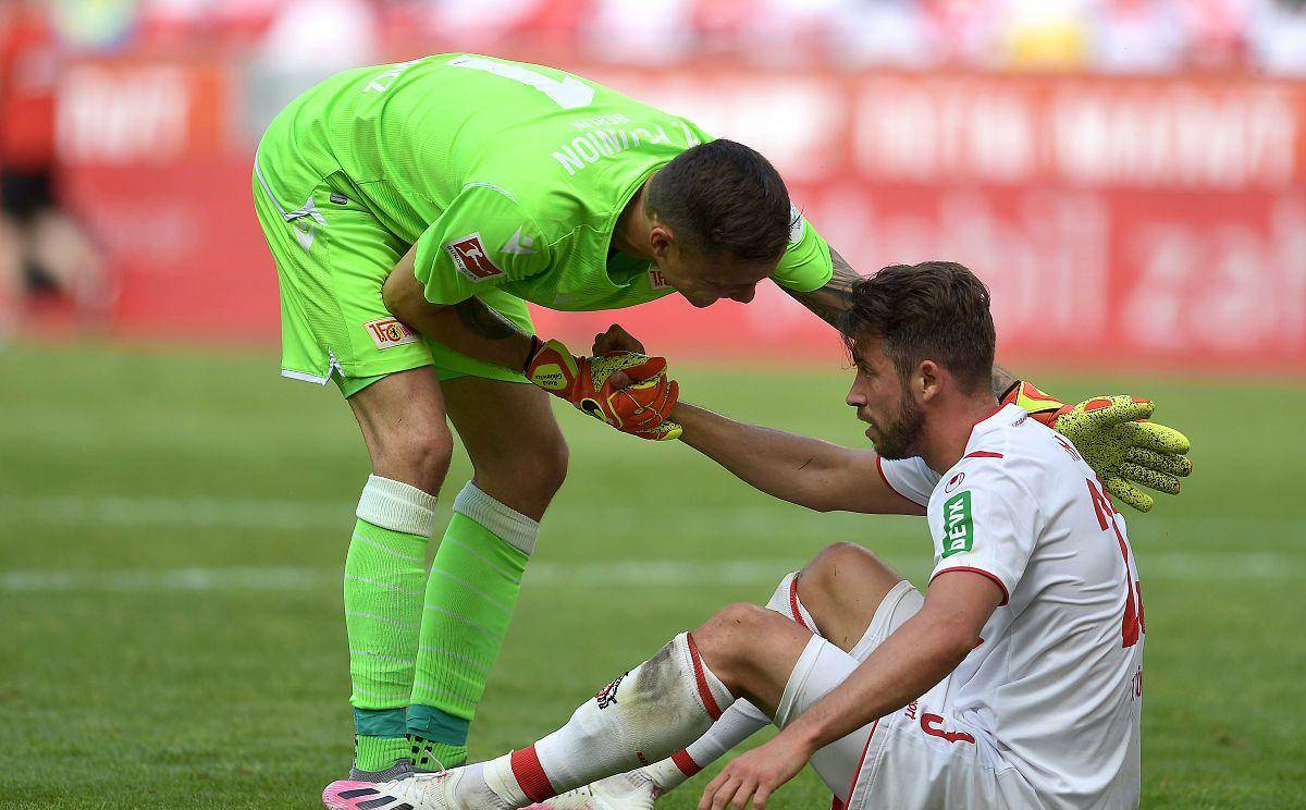 小组局势再起法兰克福客场大败的简单介绍