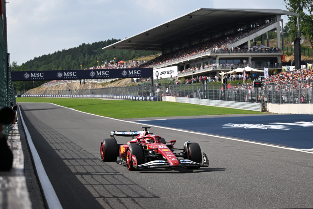 红牛二队轻取雷诺车队，勒克莱尔关键制胜的简单介绍